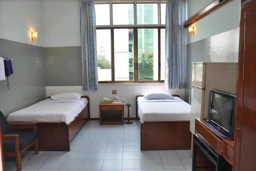 Fortune Hotel มัณฑะเลย์ ภายนอก รูปภาพ